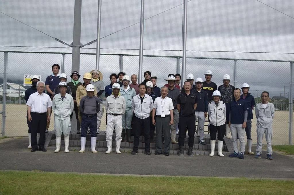 災害用の土のう作成の奉仕活動 参加者集合写真